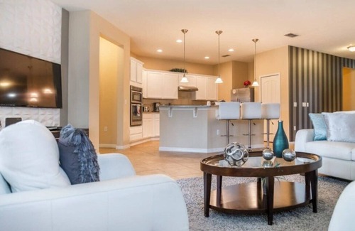 Crystal Cove House | 4 Bedrooms/2 Bathrooms/Crystal Cove (4706RR)