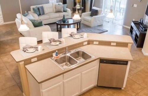 Crystal Cove House | 4 Bedrooms/2 Bathrooms/Crystal Cove (4706RR)