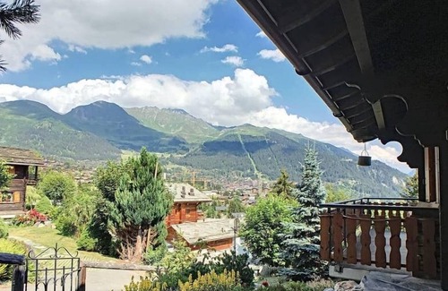 Verbier Ski Chalet | 4 bedrooms apartement, cheminey, Wifi, equiped kitchen, sauna, view, balcon