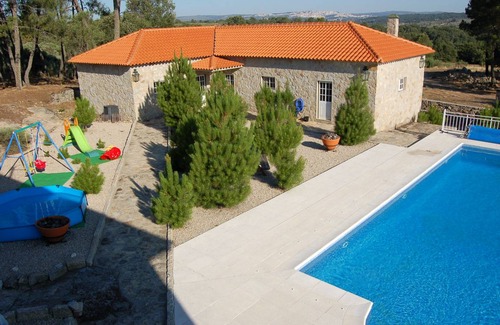 Guarda House | 4 bedrooms house with shared pool, garden and wifi at Vila Fernando