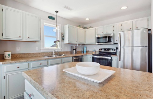 South Nags Head House | 4 br *1 Min Walk to Beach