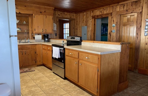 Colington Cottage | 4 BR, 2 BA Cottage Kill Devil Hills, Close to the ocean, NO Steps