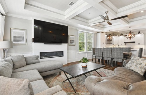 Gulfport House | 4 BR/4 Ensuite Bath/Games/Walk to Beach & Heated Pool/Spa