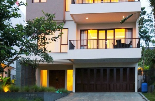 Bandung Villa | 4 BR City View Villa with a private pool 2