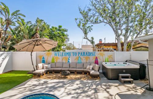 Seminole House | 4 Br Oasis Pool Tiki Hut Hot Tub Ping Pong Arcade