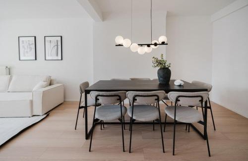 Mitte Apartment | 4 BR Penthouse - WHIRLPOOL - ZENTRAL - KÜCHE - WIFI - KAFFEE - GERÄUMIG - TERRASSE - PARKHAUS