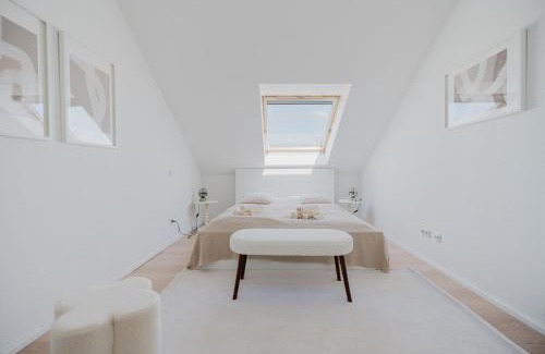 Mitte Apartment | 4 BR Penthouse - WHIRLPOOL - ZENTRAL - KÜCHE - WIFI - KAFFEE - GERÄUMIG - TERRASSE - PARKHAUS