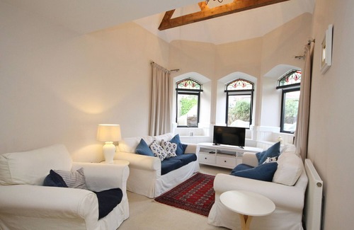 Totland Bay Cottage | 4 CHURCH HOUSE, family friendly, with a garden in Totland Bay