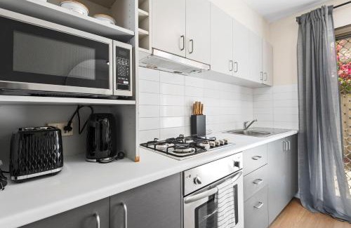 Daglish Apartment | 4 Cute Cunningham Close To Subiaco - Sleeps 4