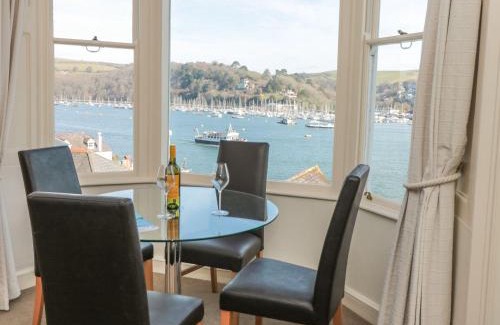Dartmouth Apartment | 4 Dartview