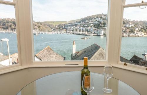 Dartmouth Apartment | 4 Dartview