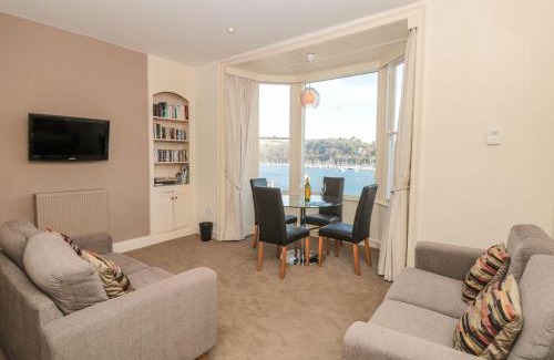 Dartmouth Apartment | 4 Dartview