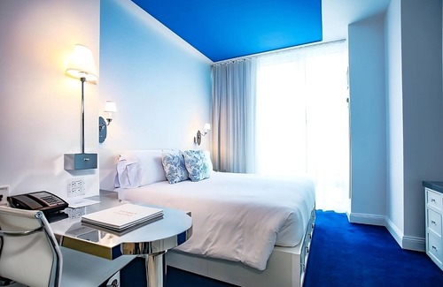 SoHo Hotel | 4 Elegant Deluxe Suites with Living Room! Offering sweeping views of NYC!