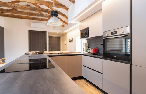 Calolziocorte Apartment | 4 Elements - Italian GuestHouse