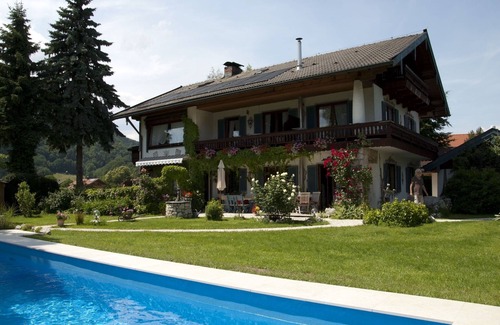 Grassau Apartment | 4. Fewo Wilder Kaiser, 36 qm, 1-3 Pers., 1 Schlafzimmer, 1 Wohn-Schlafraum, Süd- und Ostbalkon