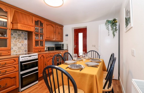 Buckie Cottage | 4 GORDON STREET, pet friendly, with open fire in Portknockie