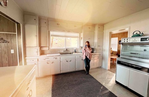 Neah Bay House | 4 guest · Eddie Bauer's former Beachfront Cottage