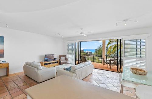 Sunshine Beach Apartment | 4 Hilltop Villas Enjoy Ocean Views From The Heart Of The Village