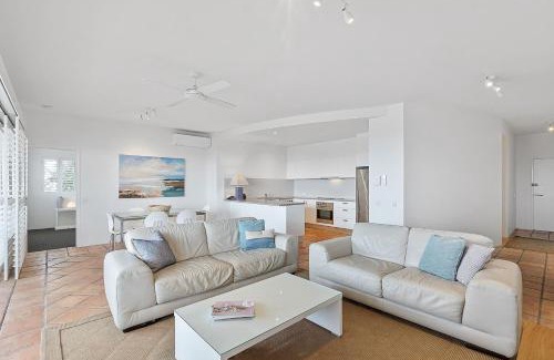 Sunshine Beach Apartment | 4 Hilltop Villas Enjoy Ocean Views From The Heart Of The Village