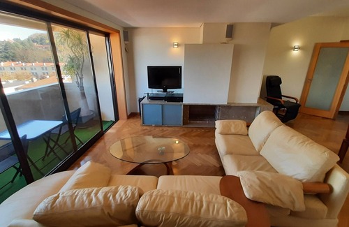 Portela Apartment | 4 Large Rooms and big Beds With a View to Nature Braga