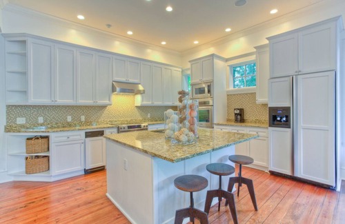 Saint Simons Island House | 4 Level Luxury Cottage on East Beach, Private Pool, Roofdeck, Game Room, Bikes
