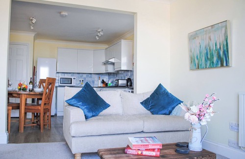 Salcombe Cottage | 4 LYNDHURST, family friendly, with a garden in Salcombe