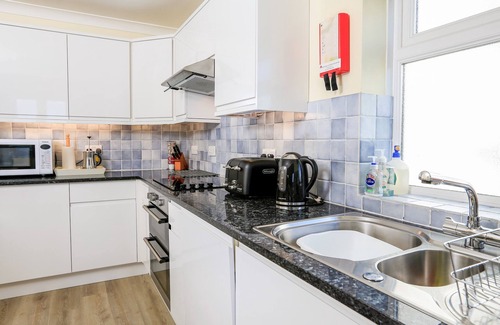 Salcombe Cottage | 4 LYNDHURST, family friendly, with a garden in Salcombe