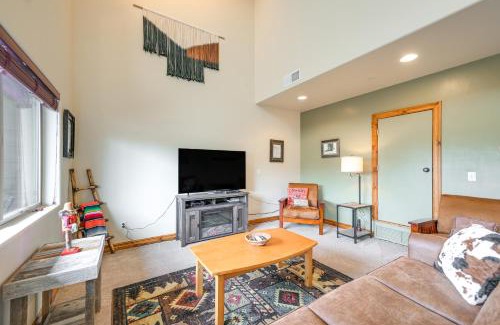 Pagosa Springs Apartment | 4 Mi to Dtwn Pagosa Springs Condo with Balcony!