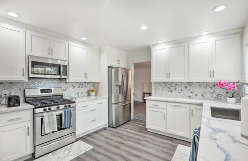 Reno/Tahoe Airport House | 4 Mi to Dtwn Reno: Sleek Family Retreat!