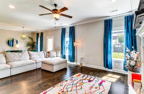 Dothan House | 4 Mi to Dtwn Stylish Home with Large Yard in Dothan