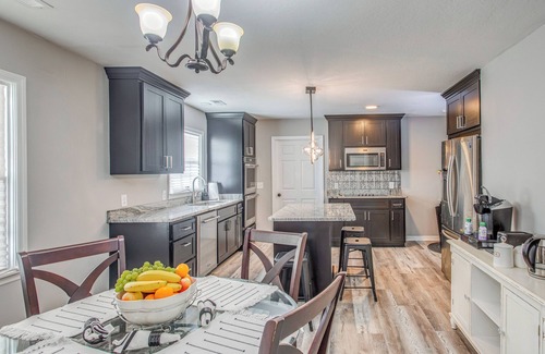 Loris Cottage | 4 Mi to Loris Nature Park: Family Home w/Yard