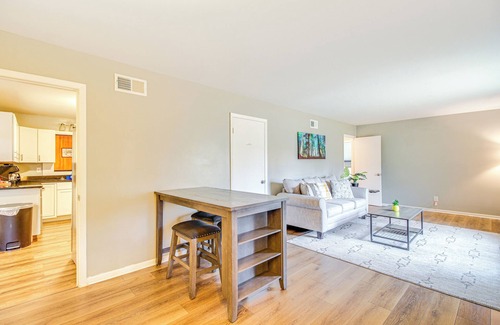 Garden City House | 4 Mi to Savannah: Home w/Gazebo & Seasonal Pool!