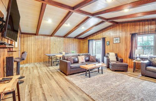Garden City House | 4 Mi to Savannah Home with Gazebo and Seasonal Pool!