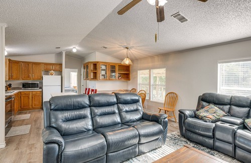 Rockport House | 4 Mi to State Park: Peaceful Rockport Home w/Yard