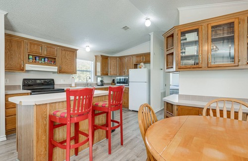 Rockport House | 4 Mi to State Park: Peaceful Rockport Home w/Yard