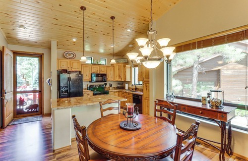 Torreon House | 4 Miles to Lake: Retreat w/2 Decks!