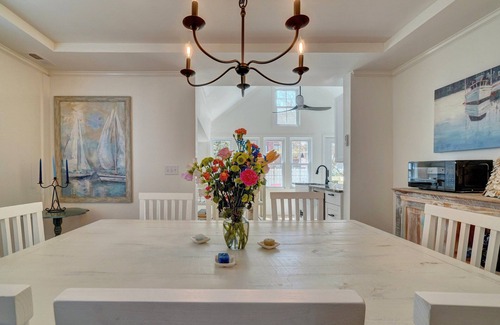 Cape Charles House | 4 min walk to beach, Dog Friendly, Fenced Yard, Firepit, Fireplace,