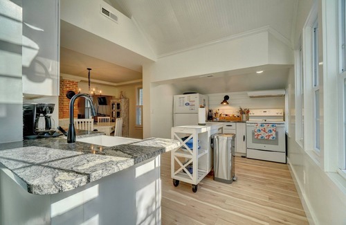 Cape Charles House | 4 min walk to beach, Dog Friendly, Fenced Yard, Firepit, Fireplace,