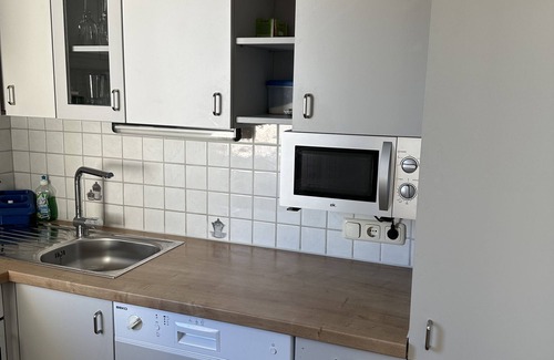 Zell am See Apartment | 4 Mins from the City Express Lift . Private parking. sleeps 6