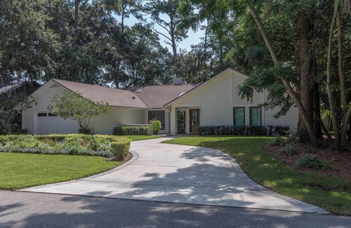Palm Valley House | 4 minute drive to TPC Sawgrass!