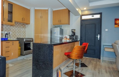 Gathanga Apartment | 4 minutes to Two Rivers Mall! Family-sized condo with a fully functional Kitchen