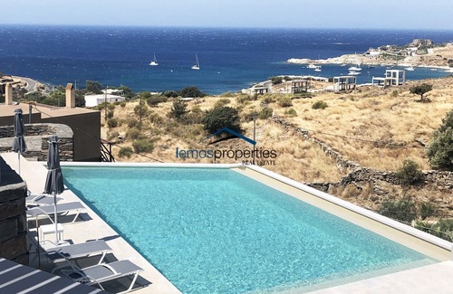 Koundouros House | 4 modern houses with a swimming pool & sea view, ideal for large groups