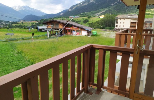 Termignon Apartment | 4 pers apartment Termignon with wifi, parking, ski locker