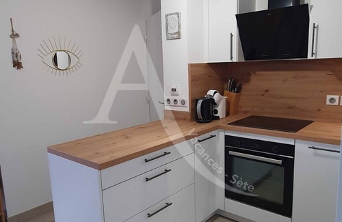 Sete Apartment | 4 pers, résidence standing avec piscine, stationnement privé et terrasse