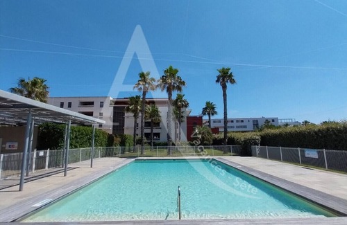 Sete Apartment | 4 pers, résidence standing avec piscine, stationnement privé et terrasse