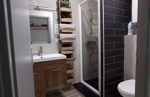 Gambetta Apartment | 4-person apartment, near beach and town center.