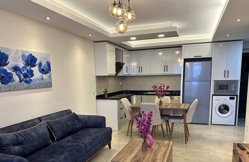 Alanya Villa | 4 Person, Apartment with Shared Pool - AWZ 251