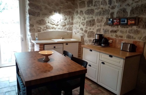 Banne House | 4-person gîte, in a country house, in the heart of nature, swimming pool and jacuzzi