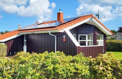 Lensterstrand House | 4 person holiday home in GROEMITZ