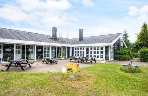 Hampen House | 4 person holiday home in Hampen
